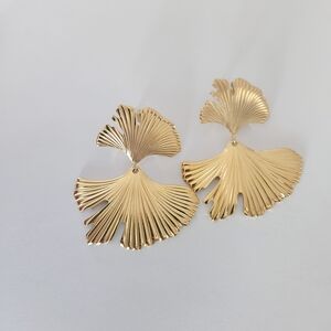 Elegant Gold Leaf Earrings